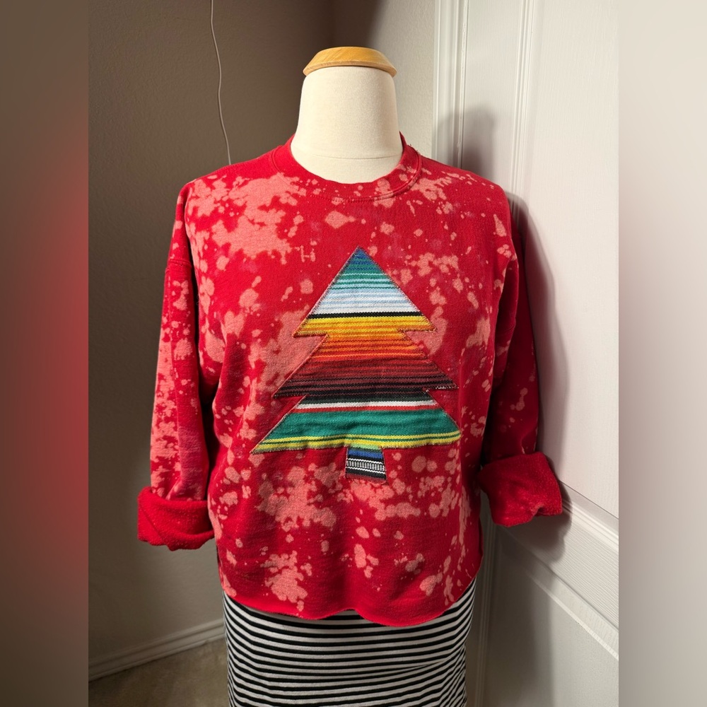 Southwest Christmas Tree Sweatshirt size large